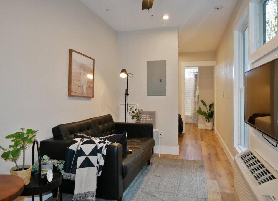 Hip Container Apt - 5 Min Walk To Tiaa Bank 잭슨빌 외부 사진