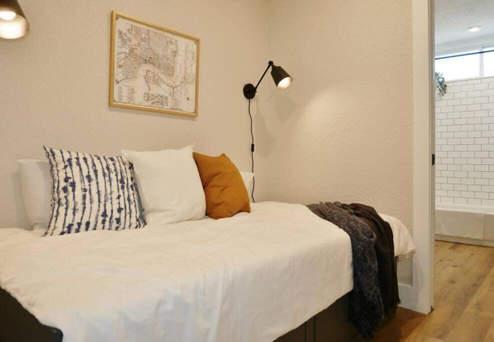 Hip Container Apt - 5 Min Walk To Tiaa Bank 잭슨빌 외부 사진